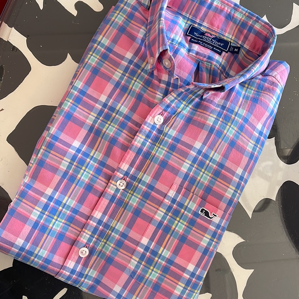 VINEYARD VINES Button Down Shirt. Size Medium